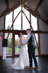 Mythe barn wedding first dance